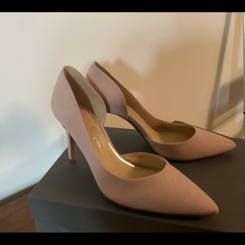 Jessica Simpson 3” kitten heel.